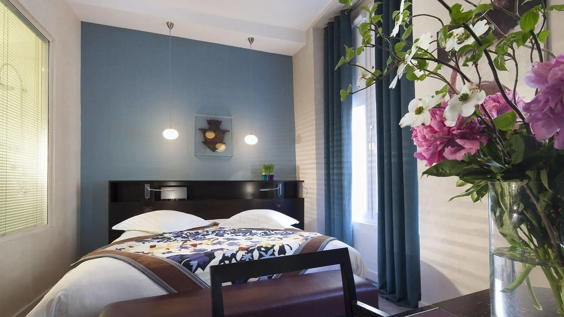 Отель Artus 4*